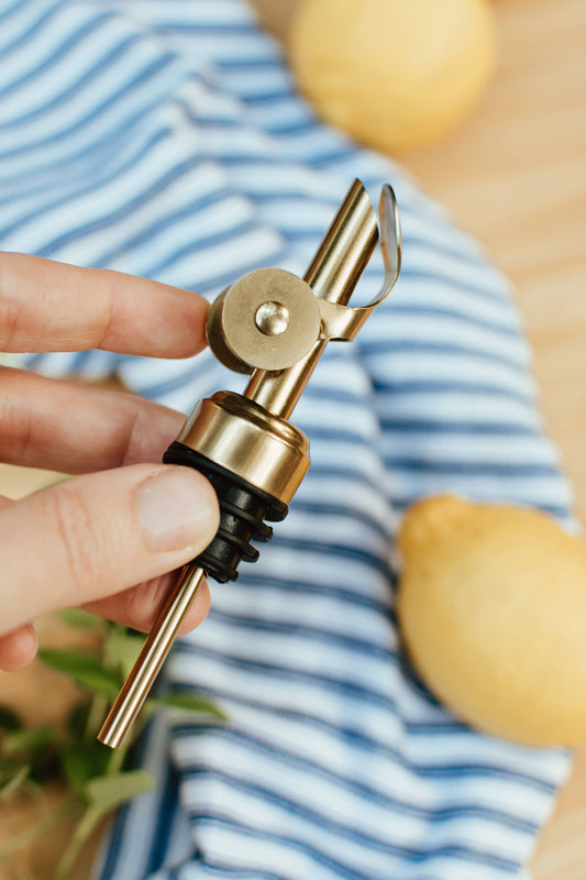 Self Closing Pour Spout - Gold Zefiro