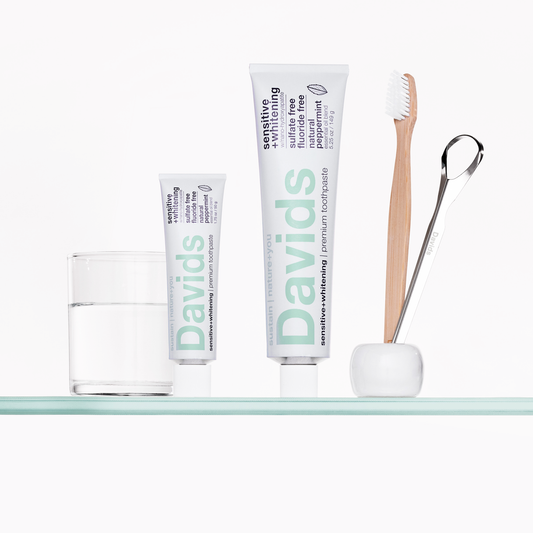Davids travel size premium toothpaste / sensitive+whitening