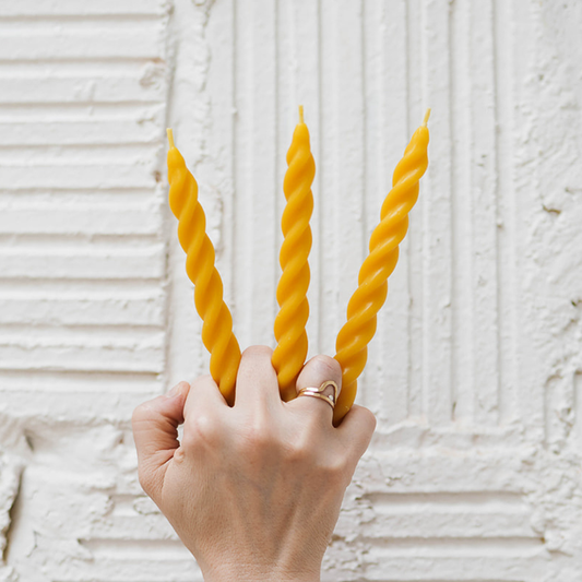 Beeswax Taper - 7" Twisted
