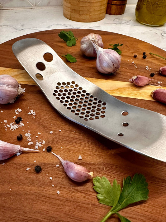 Nan’s Garlic Press & Herb Stripper Zefiro